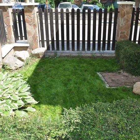 Къща За Гости Ирис Kyustendil Ngoại thất bức ảnh